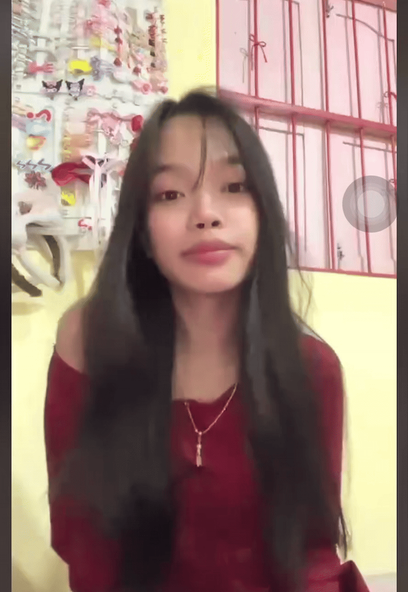 Cute kitten with flowers